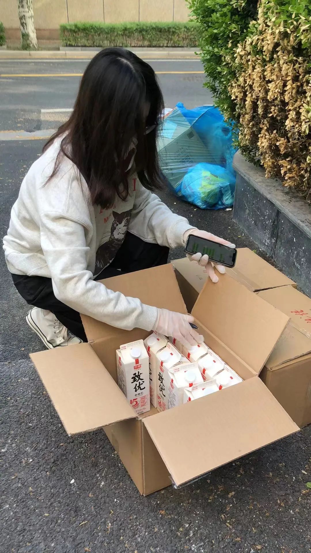 上海人的抱团自救