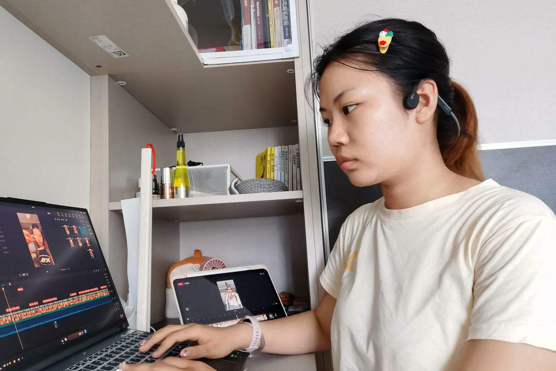 在北京一所理工类院校建筑系就读的茵茵，在大学时开始做自媒体短视频