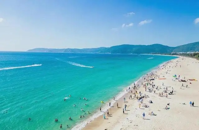 三亚亚龙湾海滩